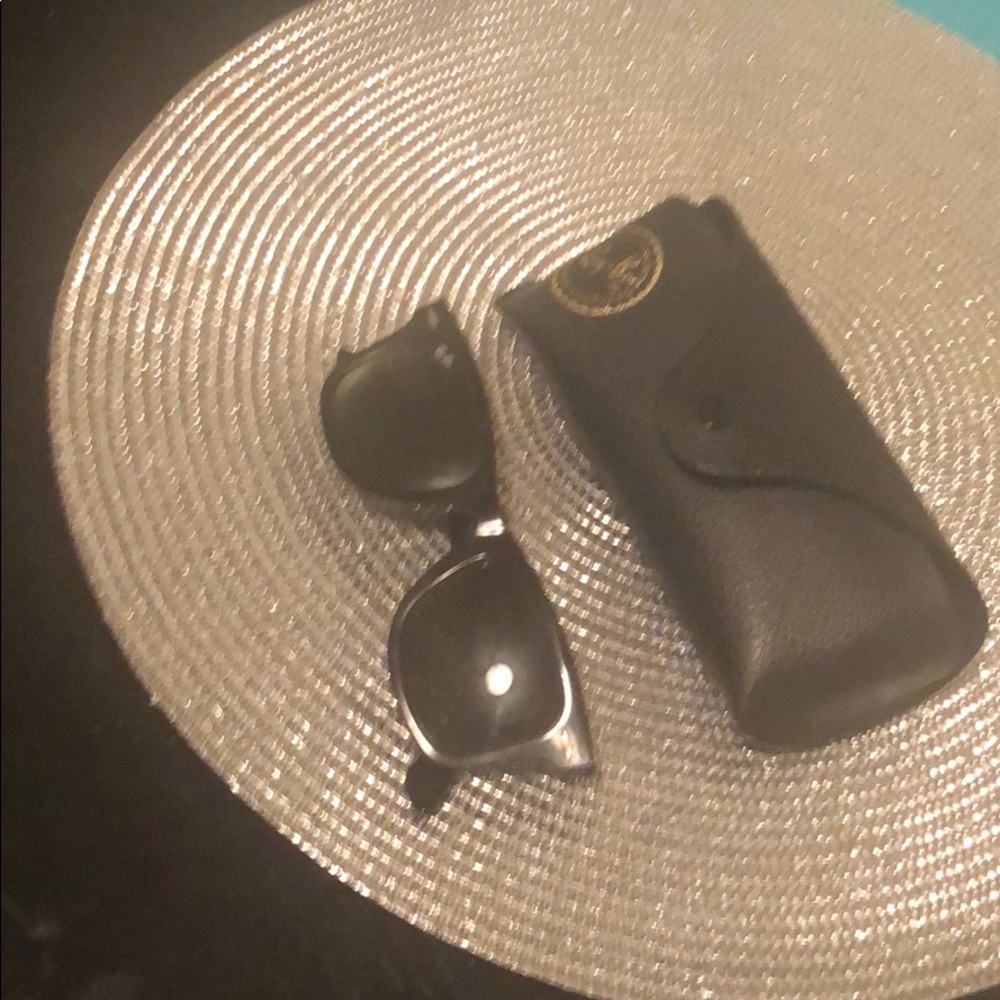 Ray-Ban Wayfarer Classics - image 2